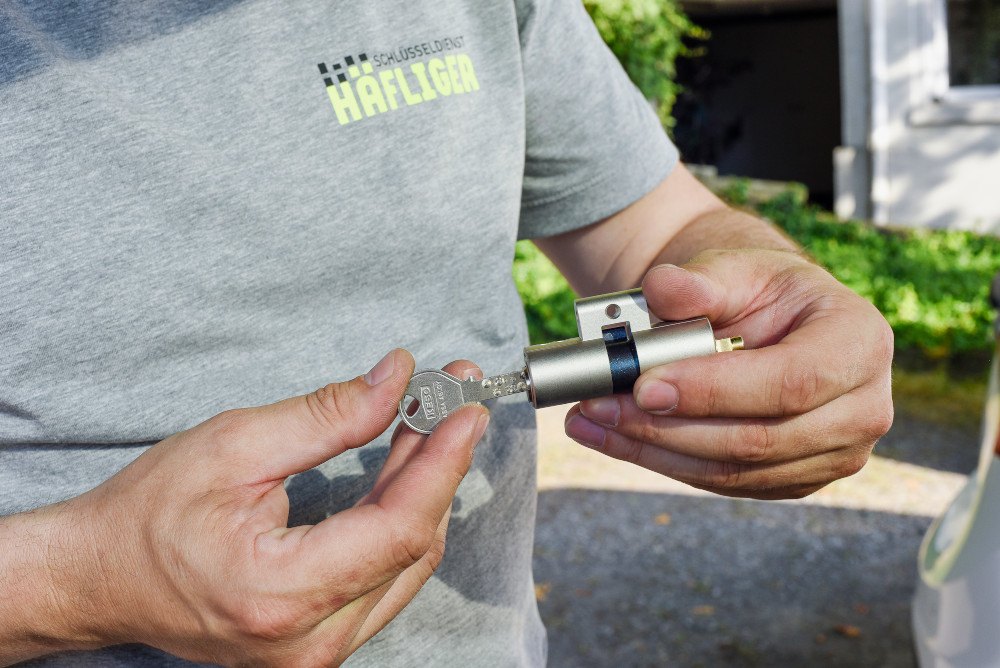 Monteur bei der Arbeit